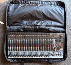 Eurodesk Modelo S X3242FX behringer