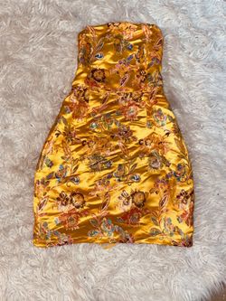 PRETTY LITTLE THING PRINT YELLOW DRESS SIZE 8
