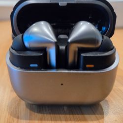 Galaxy Buds 3 Pro (Like New) - Spigen Armor Case Included