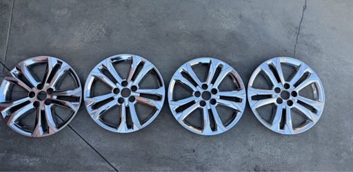 4 OEM Toyota Sienna 18” Wheel Covers / Hubcaps