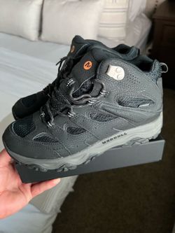 Kids size 6 Merrell Mid Hiking Boots