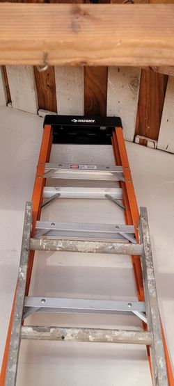 12 FOOT HUSKY LADDER