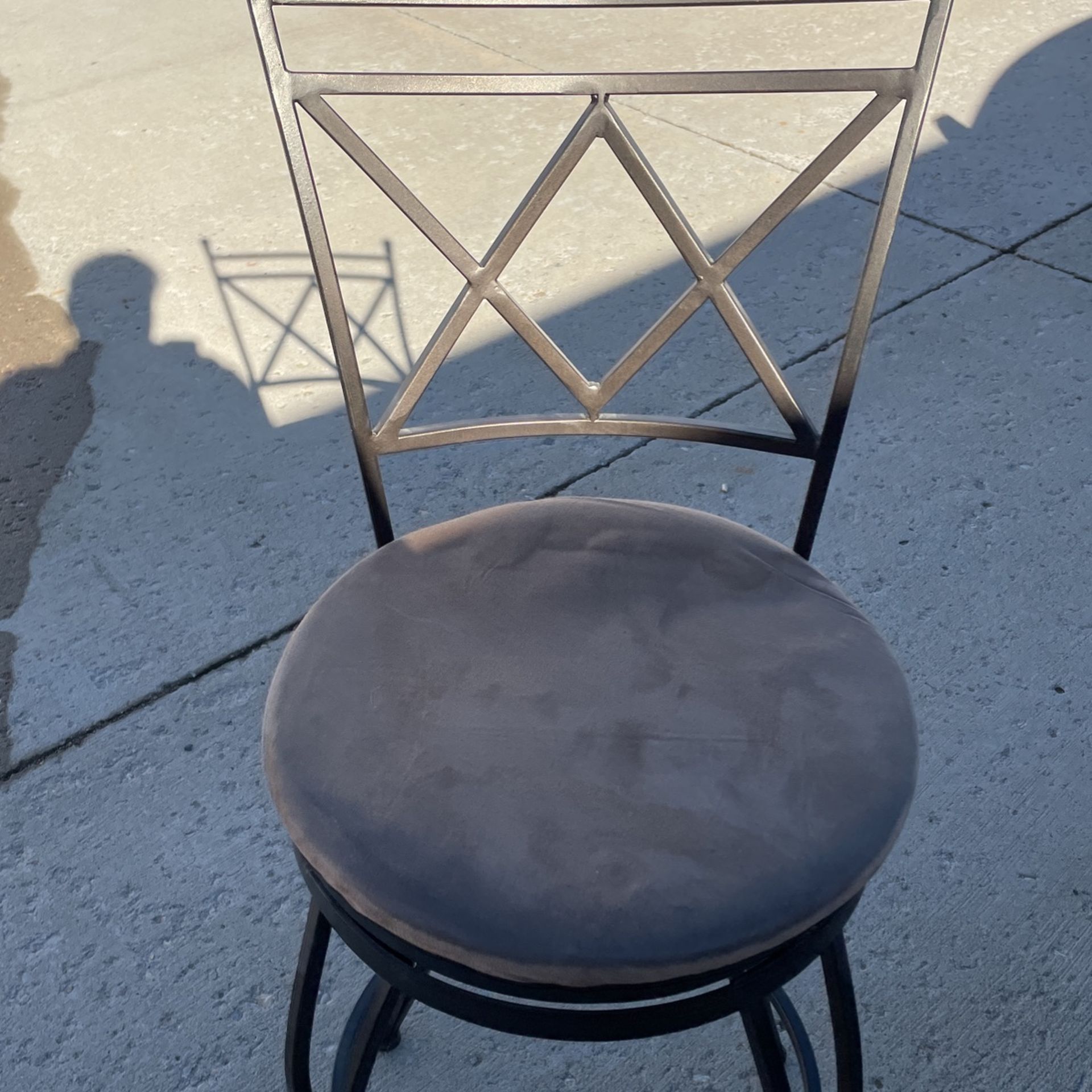 Metal Rotating Bar Stool