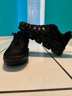 Nike Air VaporMax Plus Triple Black Sneakers
