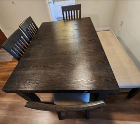 Dining Table Set for Sale-Solid Wood,Modern Style. $200