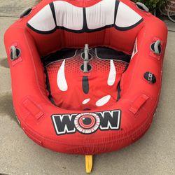 Towable Tube - WOW Hot Lips