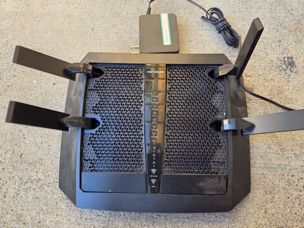 Nighthawk X6 Ac3200 Tri-band Wifi Router