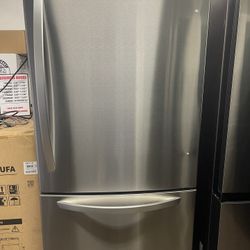 LG Refrigerator 33 Inches Wide