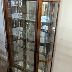 Vintage Pulaski Curved Curio With Lights and Glass Shelves