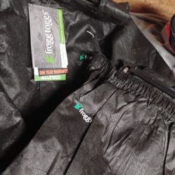 Foggtoggs Suit Coat N Pants  Size X  Large Black