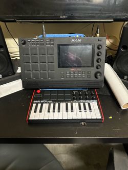Akai MPC Live 2 Standalone Sampler