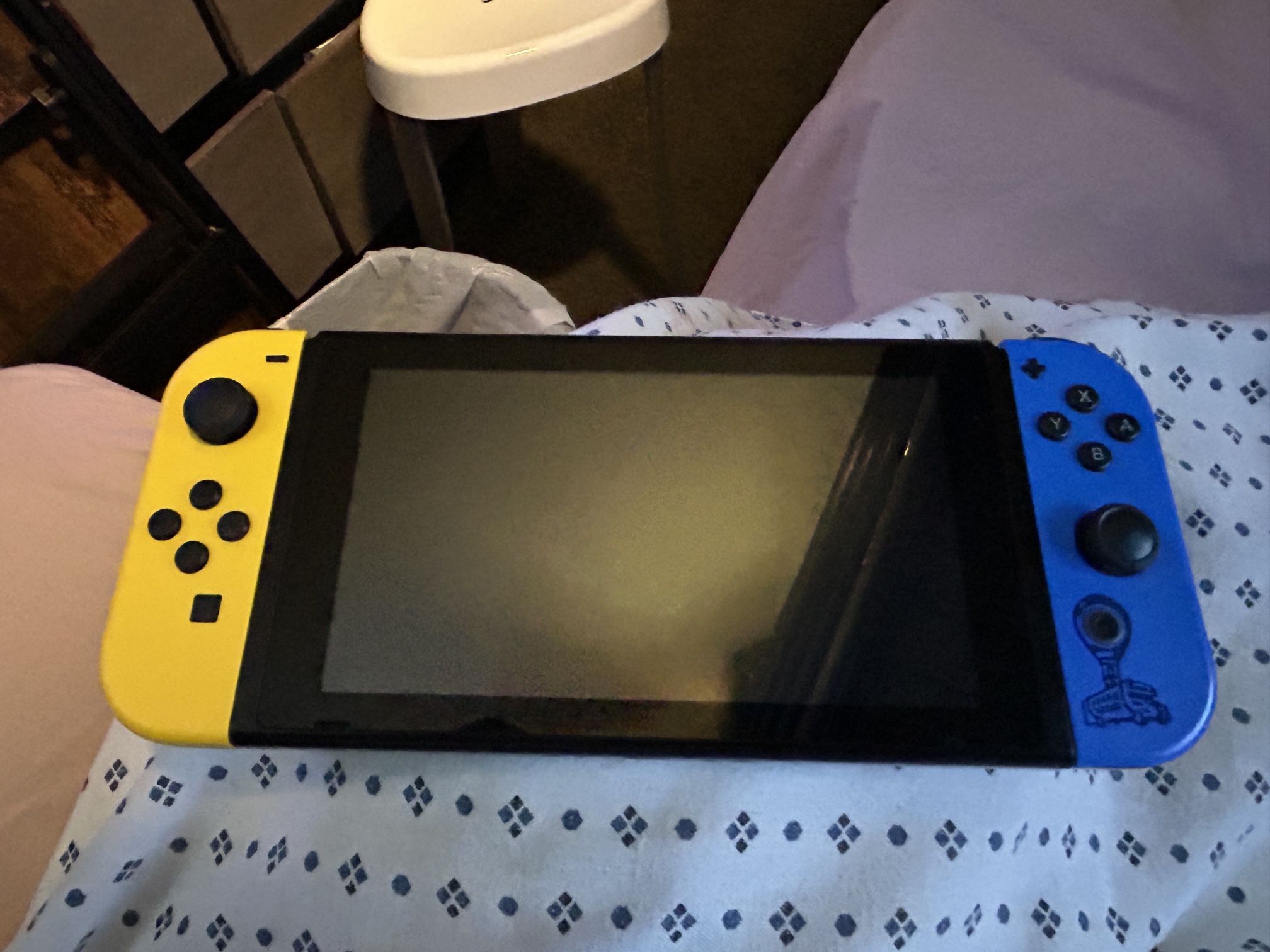 Nintendo Switch Special Fortnite Edition (used Total Less Then 5 Hours)