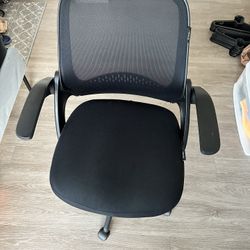 Black Adjustable Office Chair