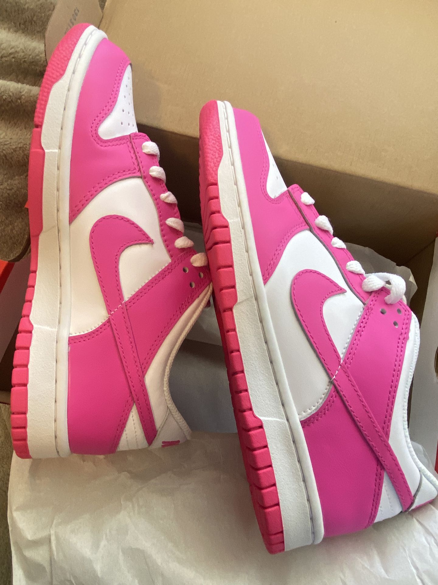 BRAND NEW NIKE DUKE LOW SIZE 6Y/ 7.5W