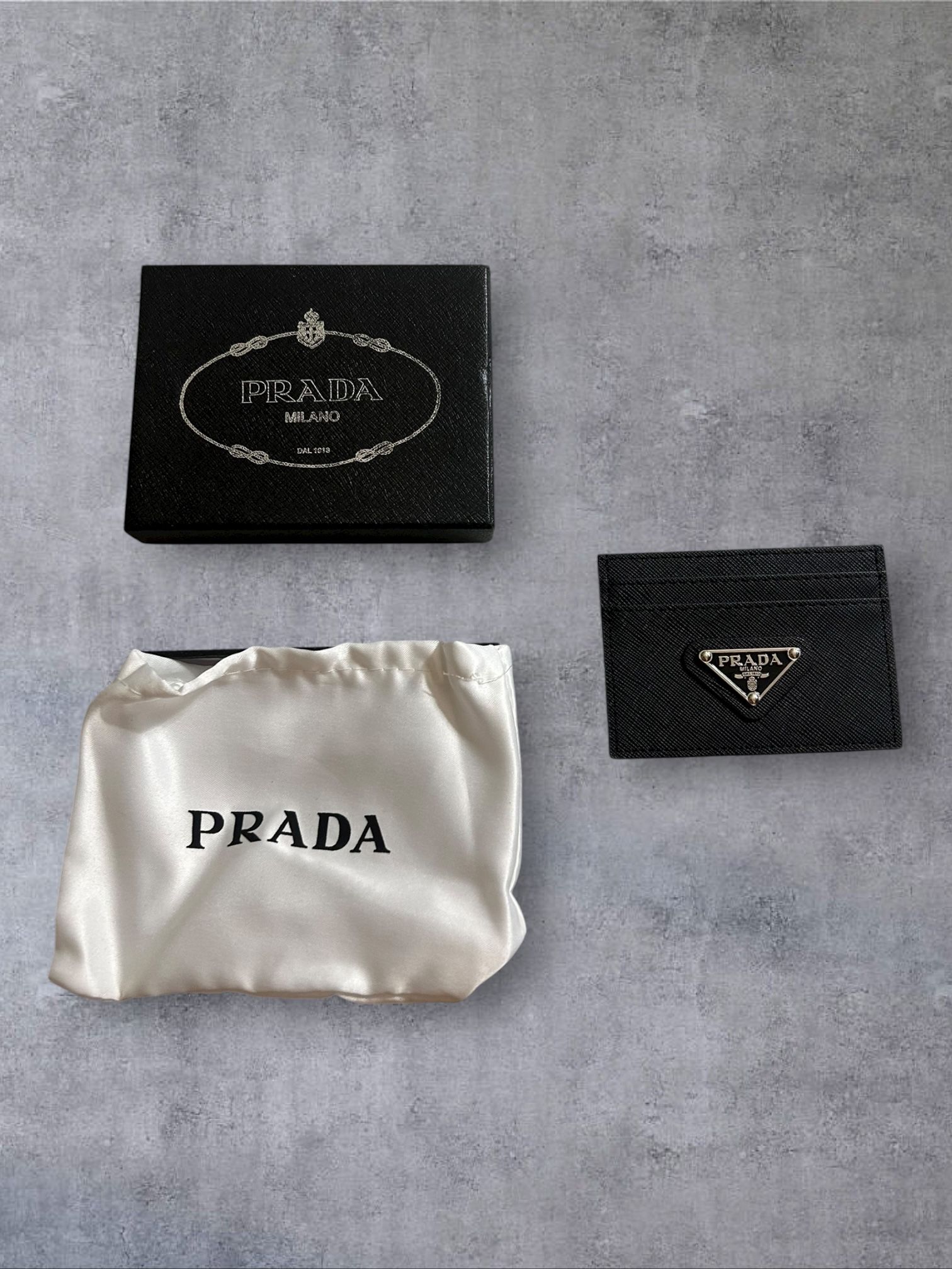 Black Cardholder