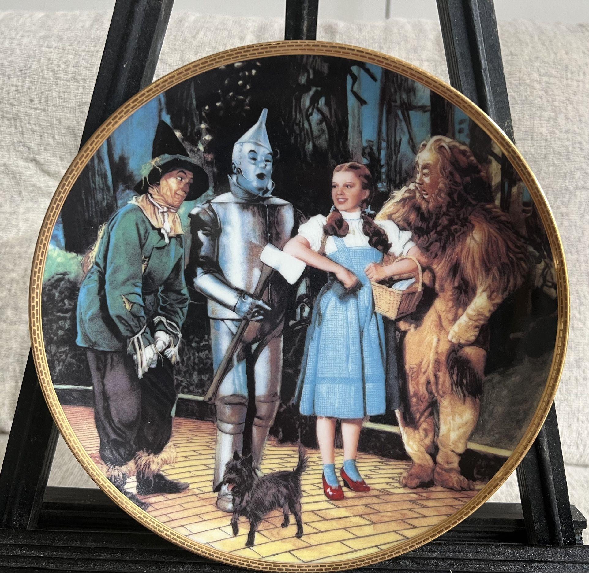 Hamilton Collection Wizard Of Oz “Were off to see the wizard” Plate