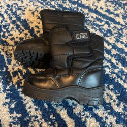 Toddler Snow Boots ( Size 8)