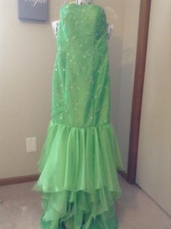 Le Gala prom/ special occasion dress.