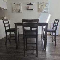 High Top Dining Table & 4 Chairs (Ashley Furniture)