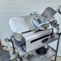 Globe Model 500 Commercial Deli Meat Cheese Vegetable Slicer 120v W/Sharpener