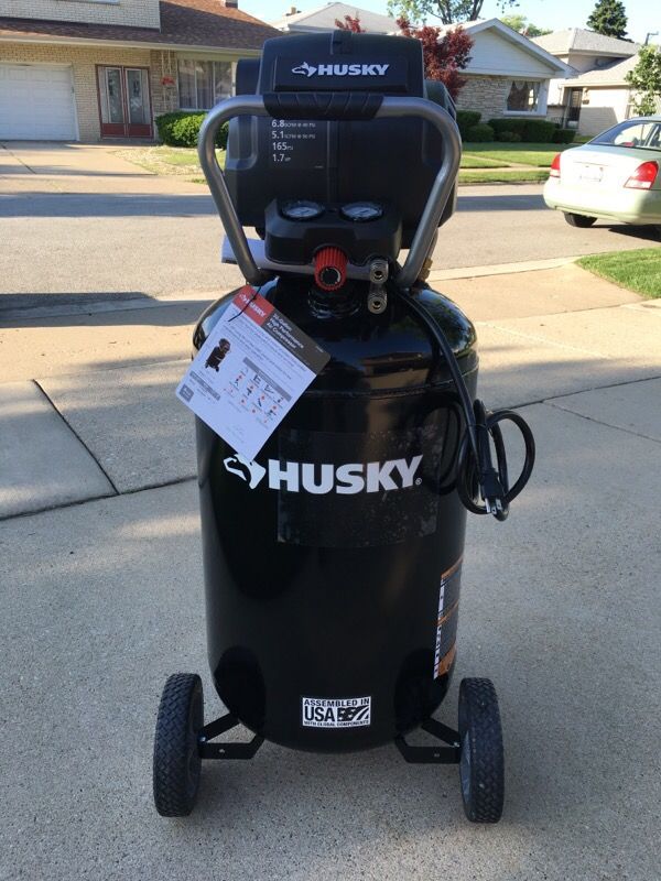 BRAND NEW Husky 33 Gallon Air Compressor Oil Free 110 Volt for Sale in