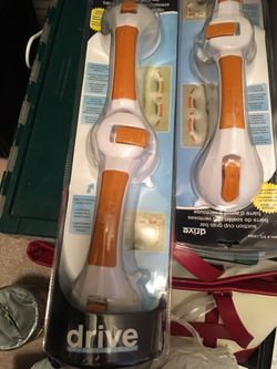 Drive suction grab bar