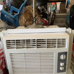 General Electric Window Air Conditioner 