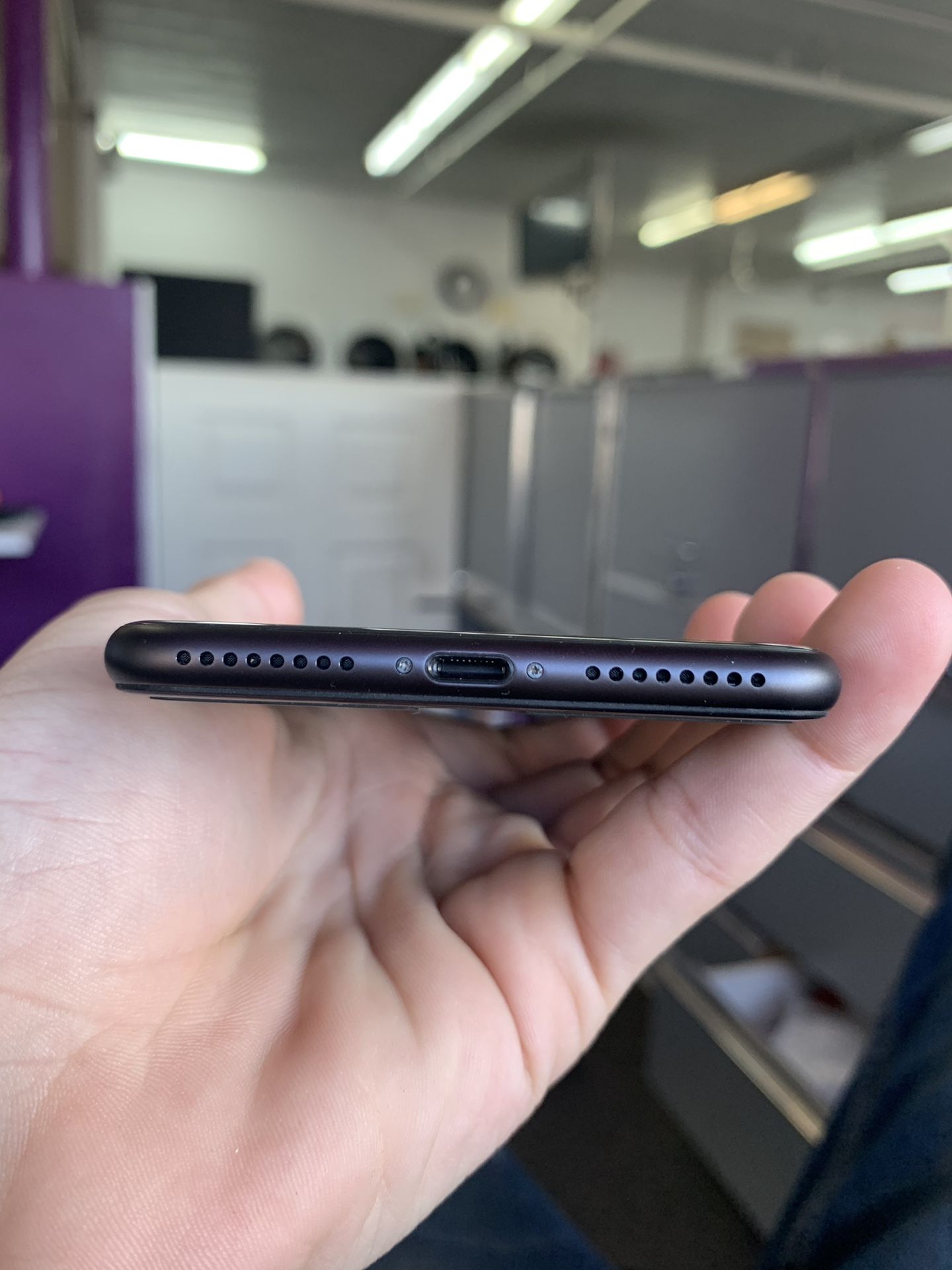 IPHONE 8 PLUS 64GB UNLOCKED
