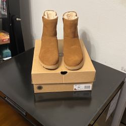 New Ugg Boot  Size 9.5  