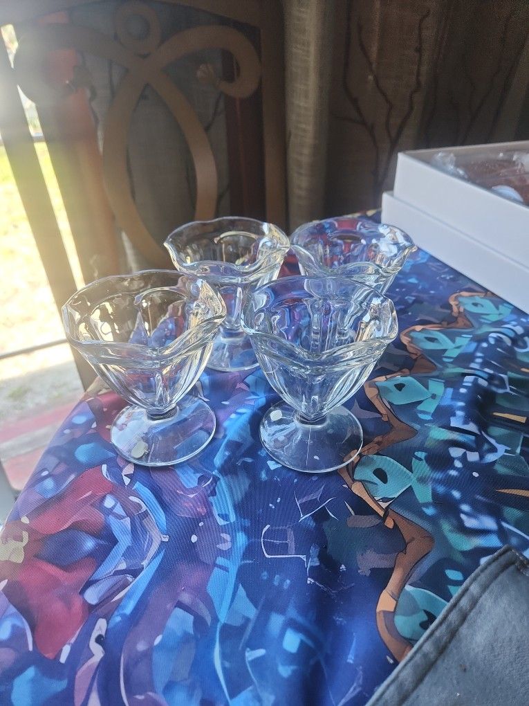 Advantage clear glass sunday dessert