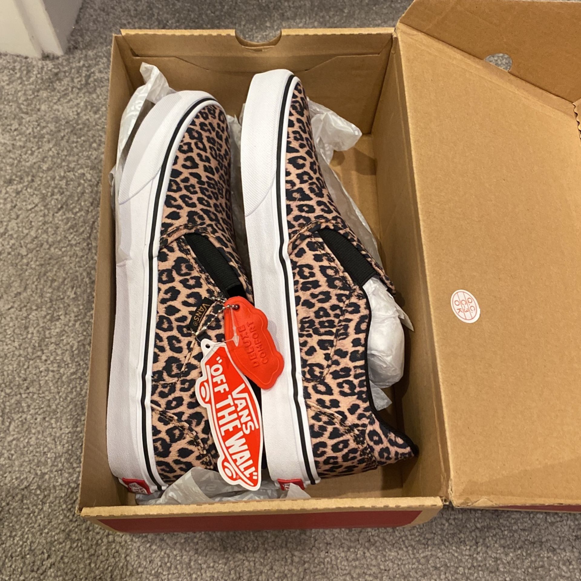 Brand New Women Vans