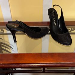Size 10 M Nina Shiny Sling Back Pumps