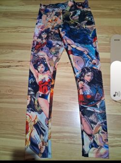 New Wonder Woman Leggings for women size Small