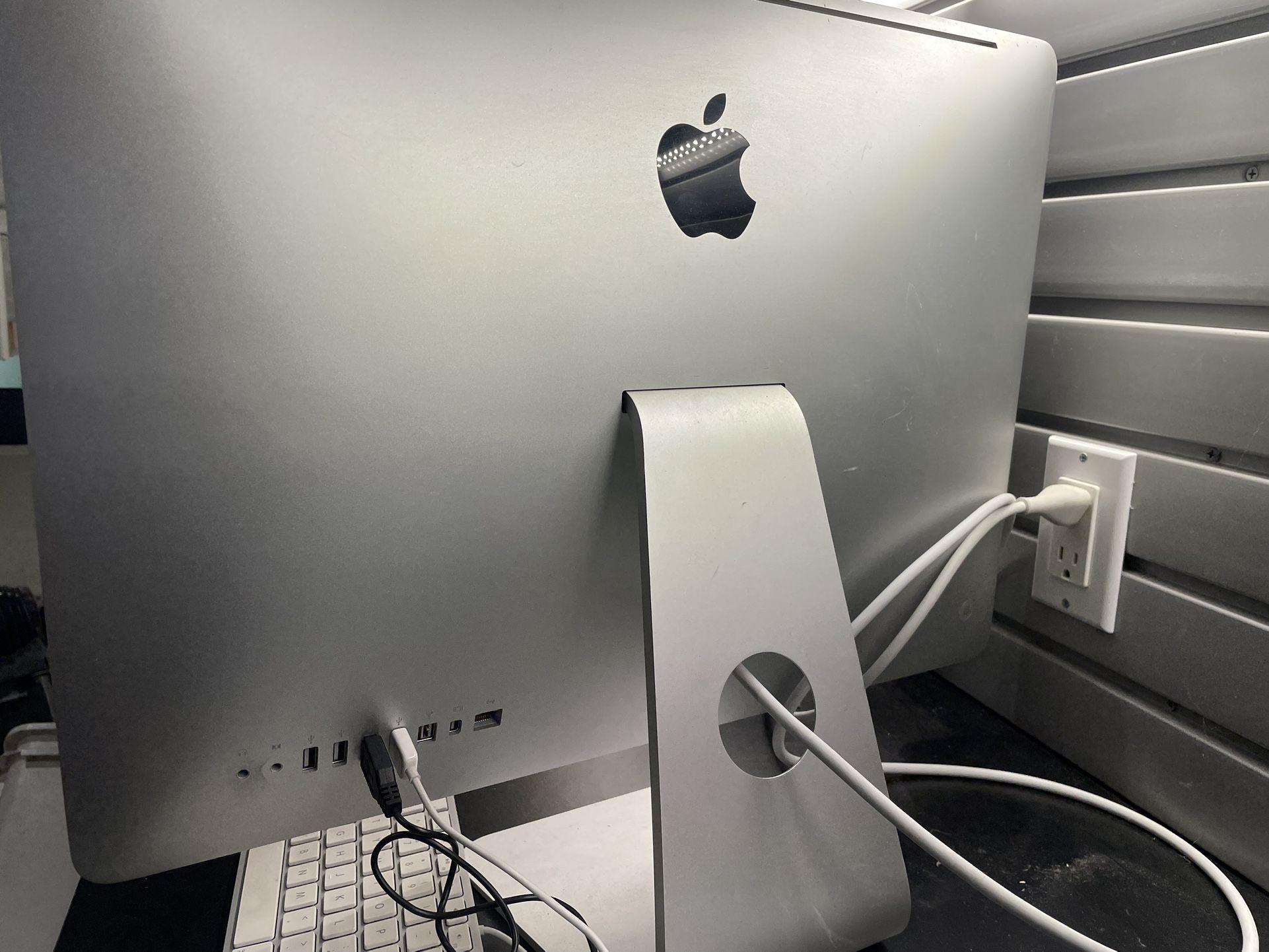 Apple iMac 21.5-inch, Late 2009 model