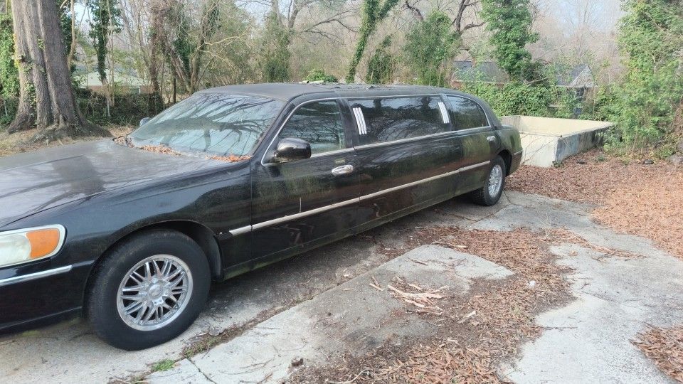 2000 Lincoln Limo Stretch