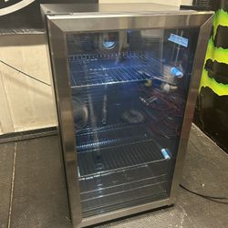 Like New Insignia Can Beverage Cooler - Stainless steel