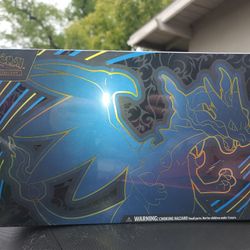 Mega Charizard Ultra Premium Collection
