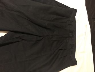 Men’s Izod black 34x29 pleat front pants