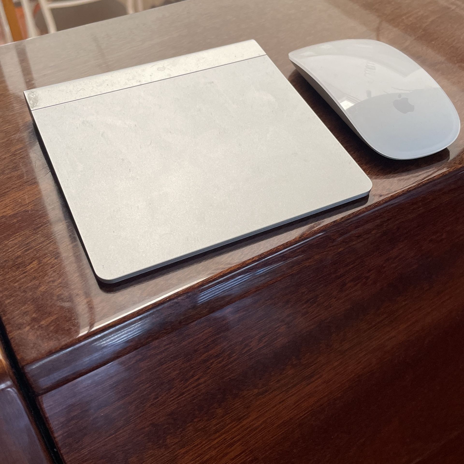 Apple Pad & Mouse