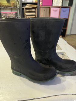 Youth Size 5 Rubber Boots Like New Pick Up