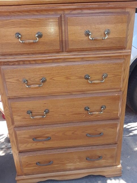 Heirloom Ethan- Allen Chest Of Drawers With Beveled Mirror