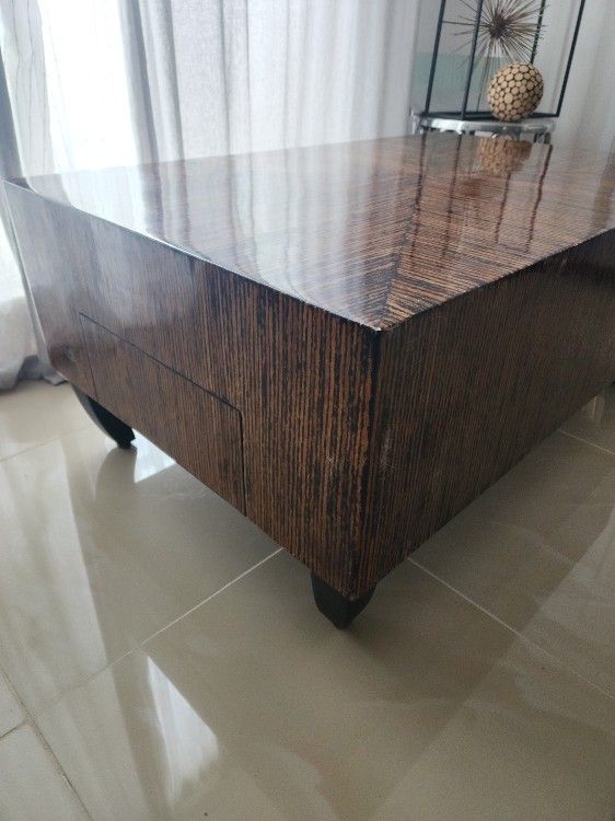 Beautiful Coffee Table. Cash Only