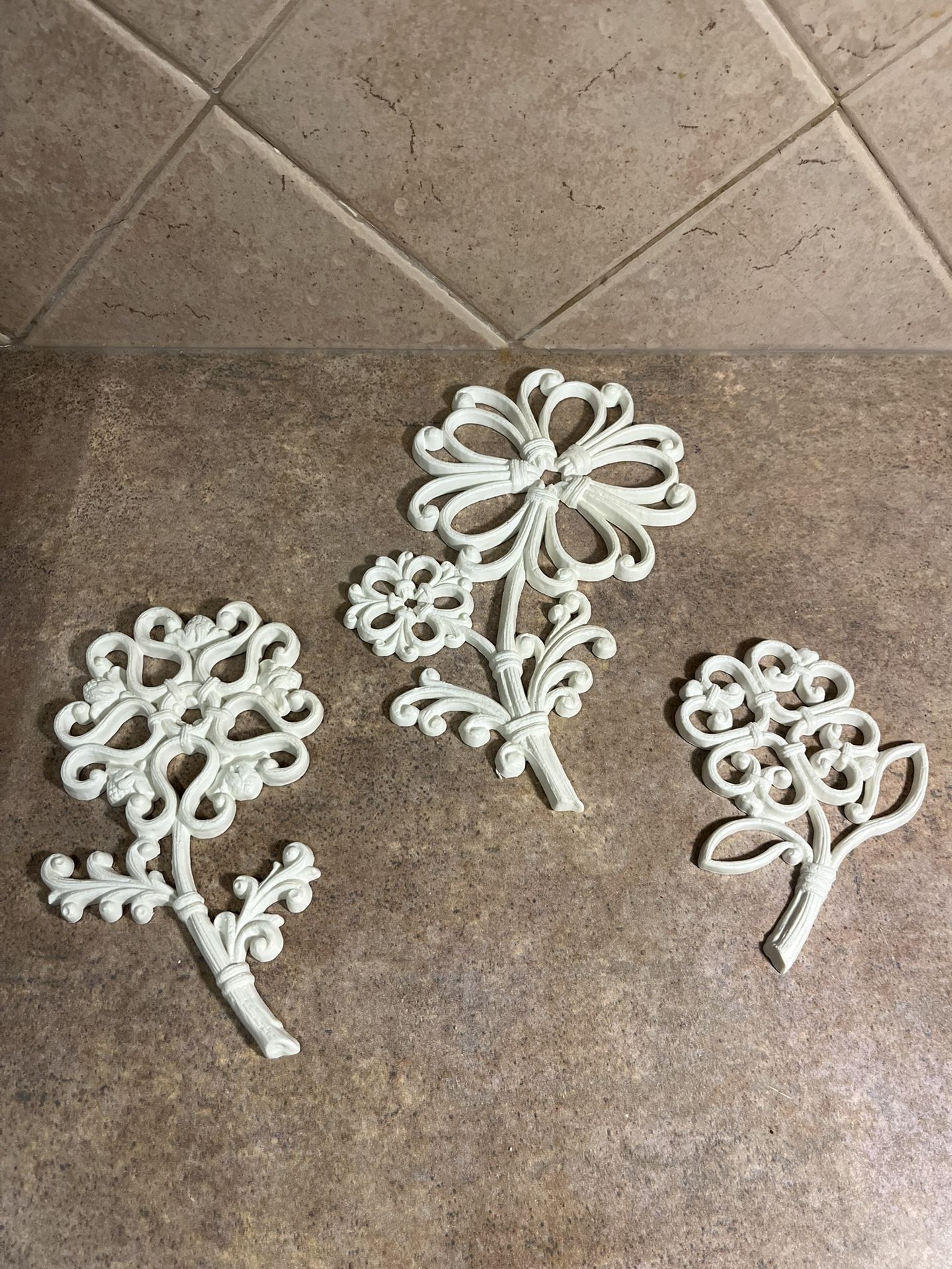 Vintage Set of 3 Homco White Plastic Wall Flower Decor