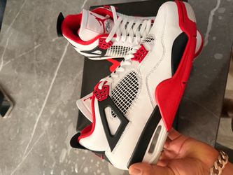 *Brand New* Air Jordan 4 Retro Fire Red Sz 11m