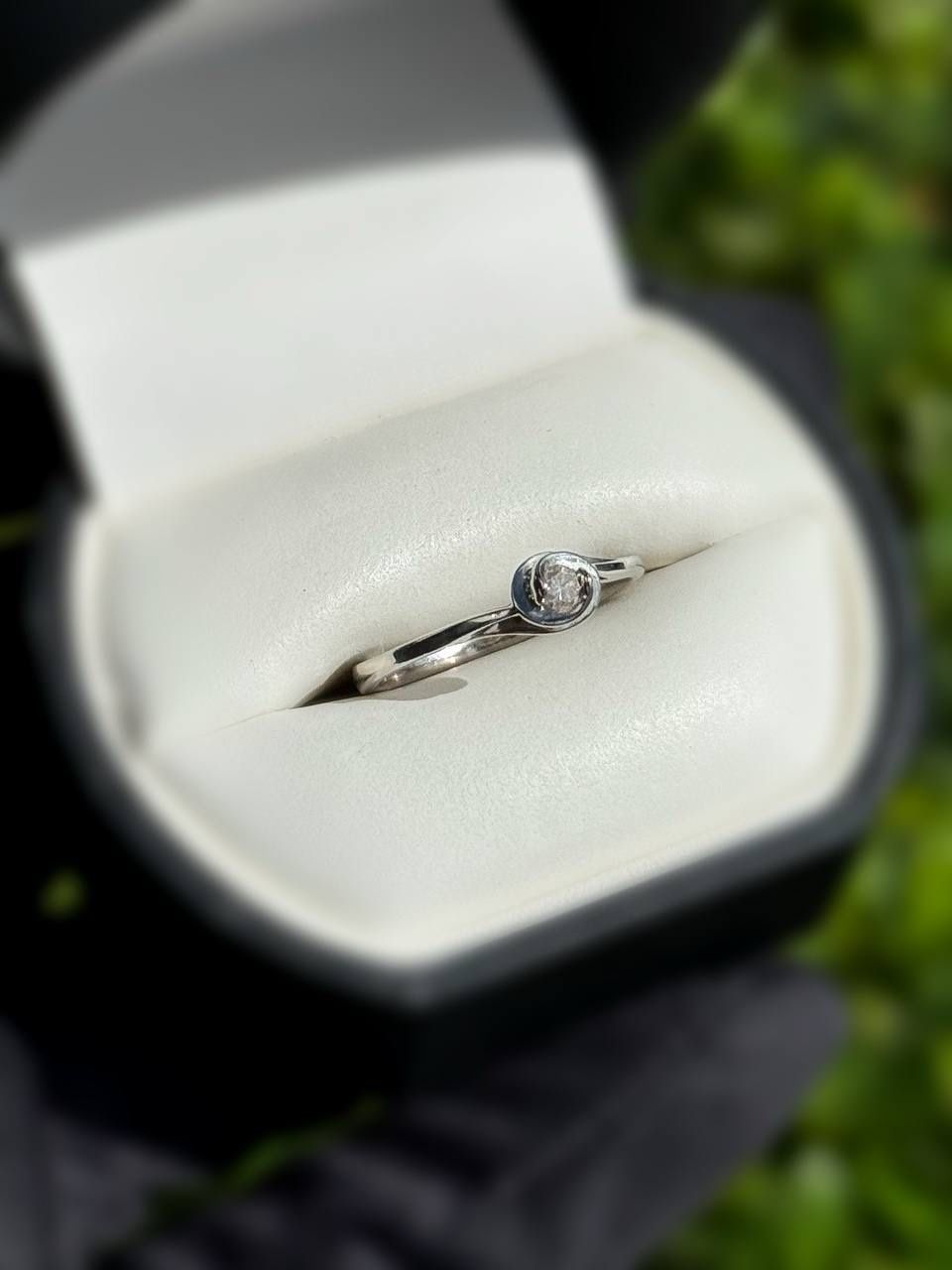 Jewelry 10k solid white gold natural diamond 0.10CTW ring sz 8.00