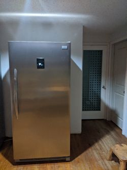 3 yo Frigidaire Gallery Refrigerator
