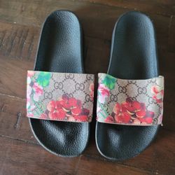 Women's Gucci Floral Sandals Size 42/10. $225 Pickup In Oakdale 