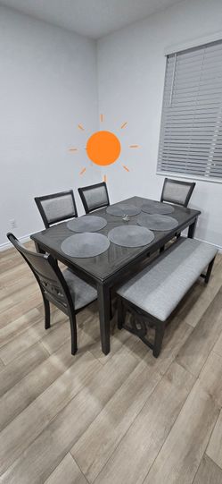 Dining room table