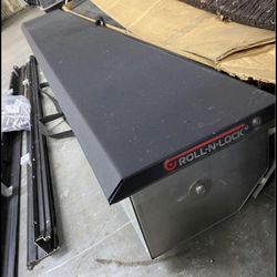 RollNLock Retrax bed cover Ford F-150 2004-2008