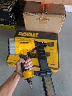 DEWALT Corded Pneumatic 16-Gauge 1 in. Crown Lathing Stapler